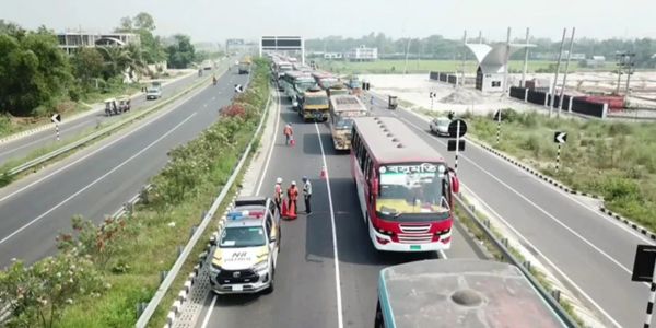 টানা ছুটিতে ঢাকা ফিরতে স্বস্তি, নেই যানজট